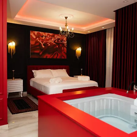 Luxury Apartment *